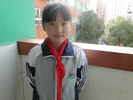 温州市黄龙第二小学 校园之星 3—4周 五(3)光荣升旗手潘淑洁